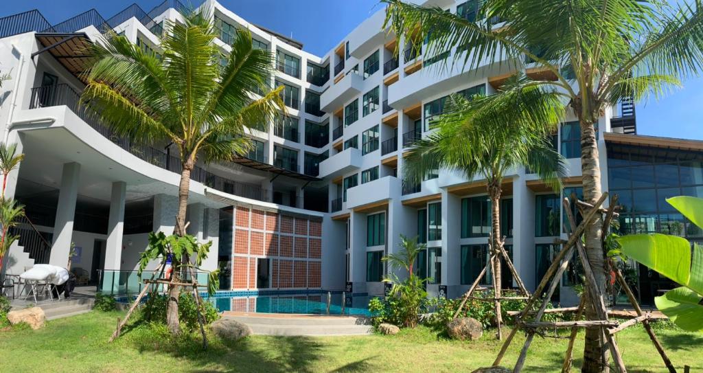 Atom Phuket Hotel – Phuket